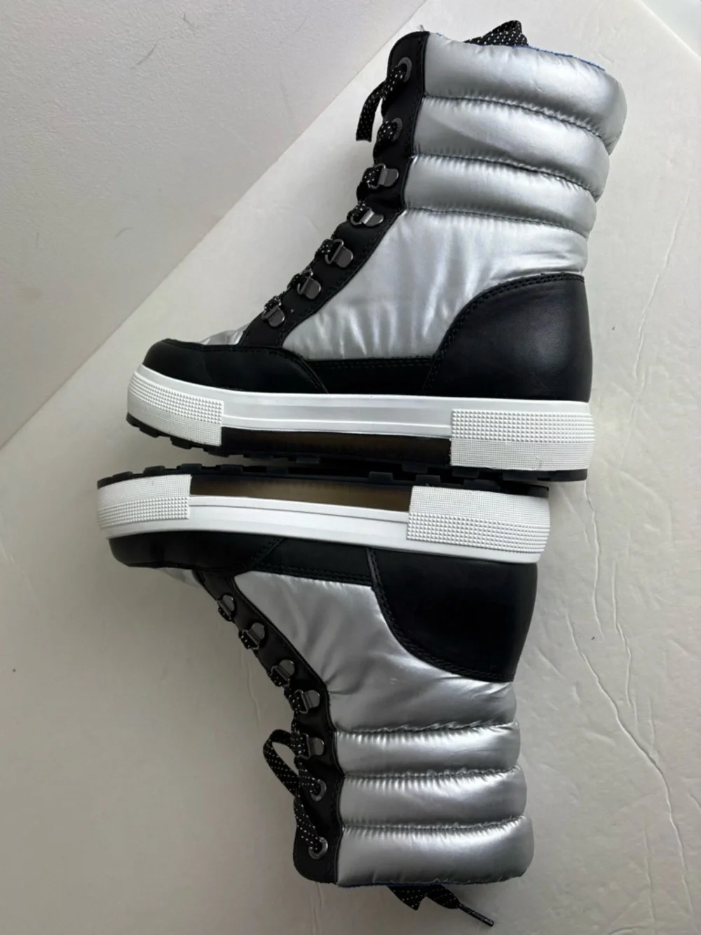 Cougar Womens Wahoo Winter Boot Size 6 Silver Nylon Waterproof